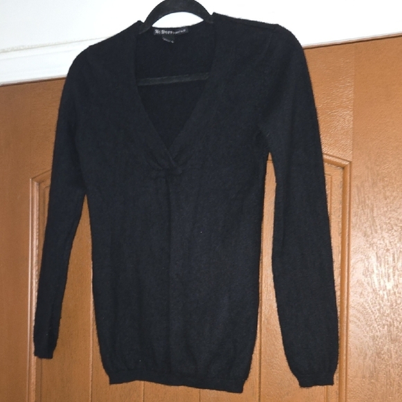 Mc Duff Essentials Cashmere Black V-Neck Sweater Lightweight Knit Size Medium - Picture 2 of 5
